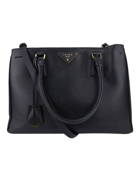 prada preta